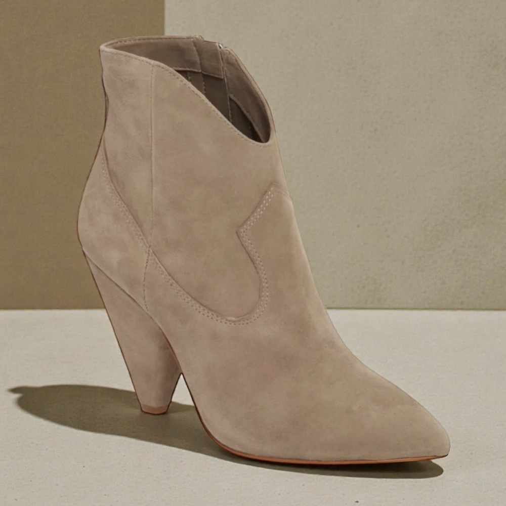 Vince Camuto Movinta Pointed Toe Bootie in Foxy Suede (Tan) Size 8M